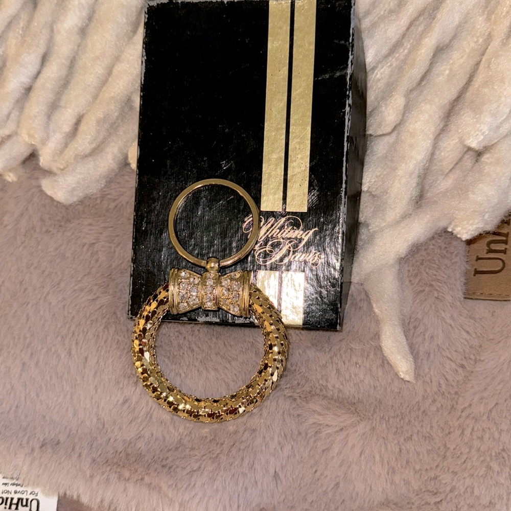 Whiting & Davis bow key ring - Picture 1 of 6